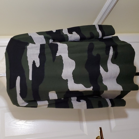 ATTITUDES Camo swing tunic sweater - Picture 3 of 5